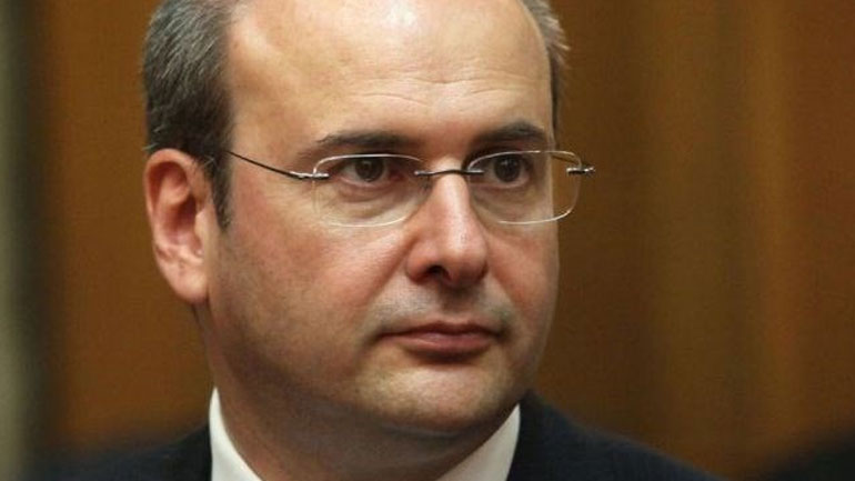 Χατζηδάκης: Δεν μπορεί να γίνουν επενδύσεις με κοπανιστό αέρα