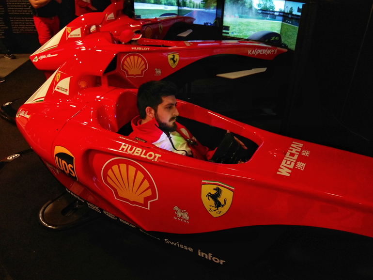 Ο Νίκος Τσαμάνδουρας είχε την ευκαιρία να οδηγήσει και προσομοιωτή της Ferrari F1