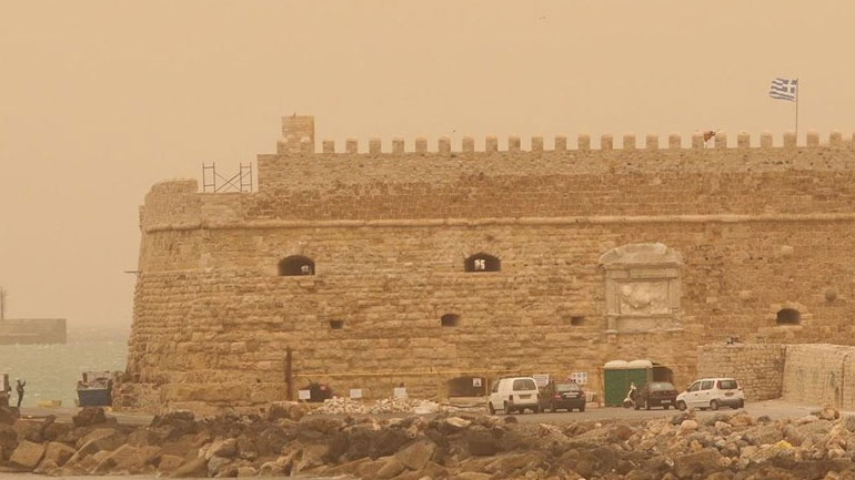 Ηράκλειο: Σύσταση στα άτομα αυξημένου κινδύνου για την αφρικανική σκόνη