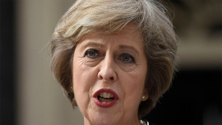 Μέι: Δεν θα αφήσω το Brexit να θέσει σε κίνδυνο τη διασφάλιση της ειρήνης στη Β. Ιρλανδία