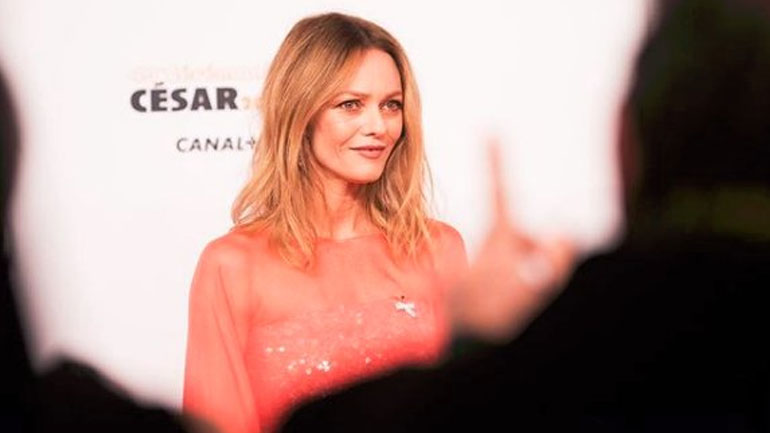 Γαλλία: Η Βανέσα Παραντί άνοιξε την τελετή των Σεζάρ με ένα μήνυμα κατά της σεξιστικής βίας