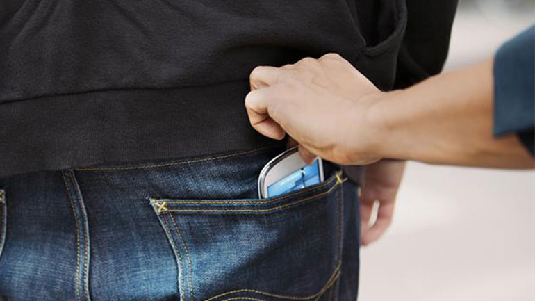 Σας έκλεψαν το κινητό; Δείτε τι πρέπει να κάνετε