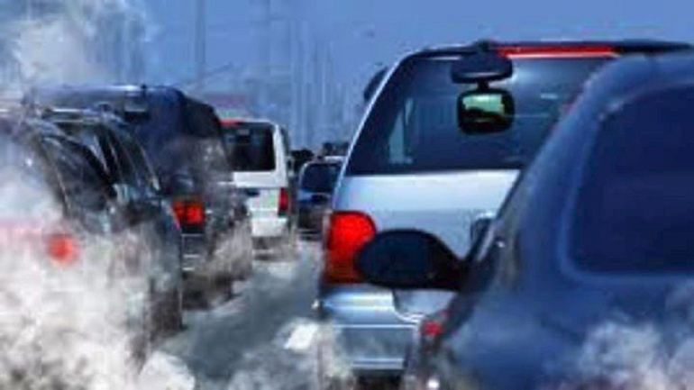 Γερμανία: «Απίθανο» να απαγορευτούν τα ντιζελοκίνητα οχήματα από τις πόλεις πριν το 2020