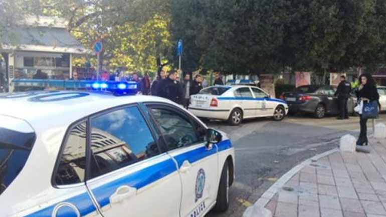 Αγρίνιο: Γέμισε δυο μπιτόνια καυσίμου από φορτηγό με τη μέθοδο της… αναρρόφησης