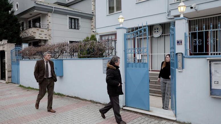 Οι γονείς των δύο στρατιωτικών στο προξενείο της Ελλάδoς στην Αδριανούπολη