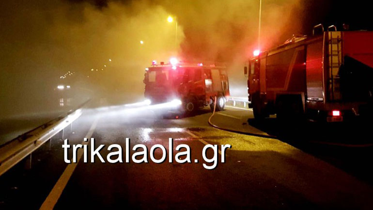 Φορτηγό τυλίχθηκε στις φλόγες στην Ε.Ο. Λάρισας – Τρικάλων