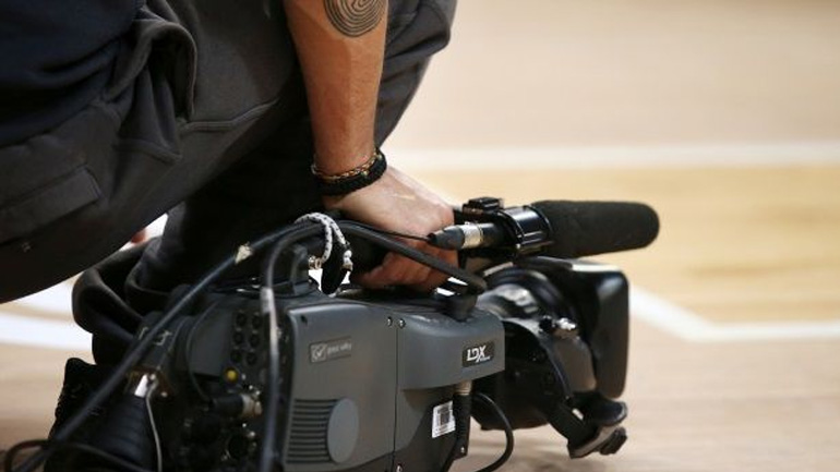 Θέλει την κεντρική διαχείριση της Super League η Cosmote TV