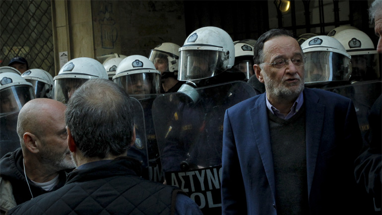 Παν. Λαφαζάνης: «Υπεύθυνοι είναι και πολιτικοί εγκληματίες οι Τσίπρας, Τόσκας, Κοντονής και οι τράπεζες»