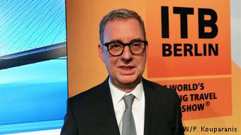 Ο Ν. Φίμπιχ έχει την εντύπωση ότι καταβάλλονται προσπάθειες για την επιμήκυνση της σαιζόν