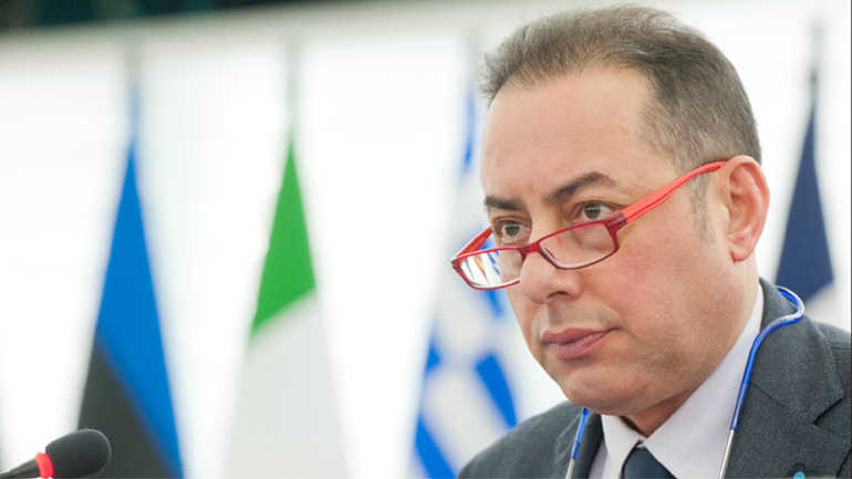 Ευρωκοινοβούλιο: Παραίτηση του Τζιάνι Πιτέλα από επικεφαλής της ομάδας των Σοσιαλιστών