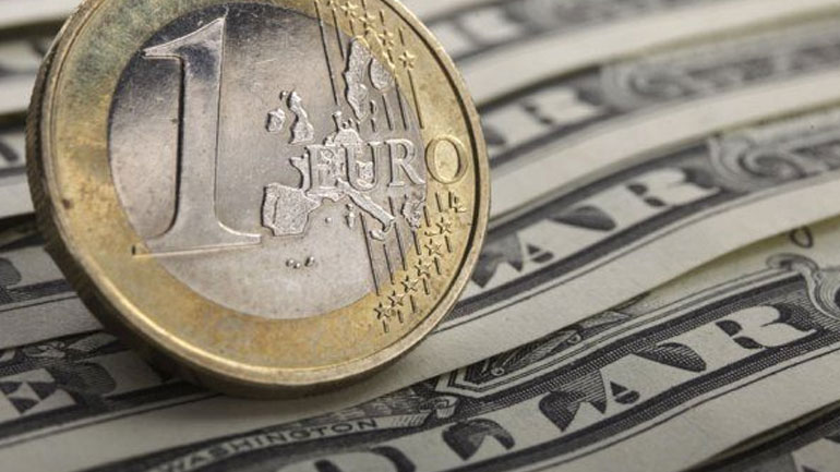Το ευρώ υποχωρεί κατά 0,05%