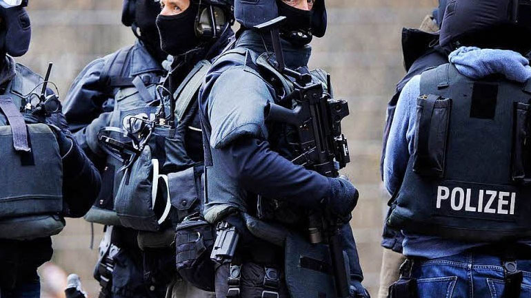 Γερμανία: Χειροπέδες σε 17χρονο που σχεδίαζε επιθέσεις