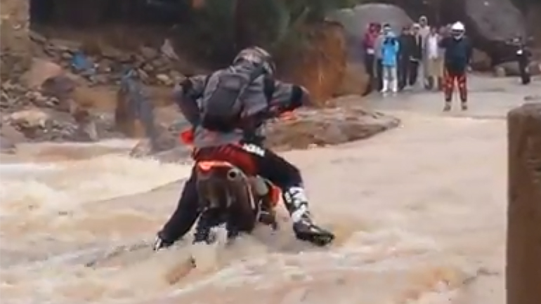 Να το πάρει πάρει το ποτάμι: Enduro Version