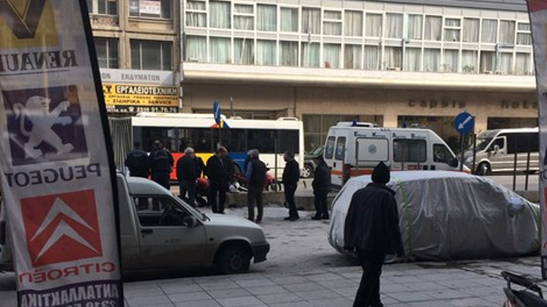 Θεσσαλονίκη: Οδηγός μηχανής παρέσυρε ηλικιωμένο στην οδό Μοναστηρίου