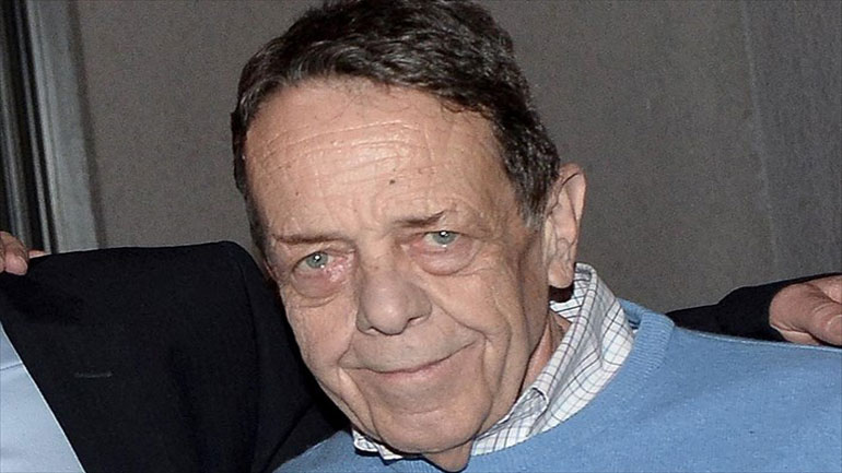 Σε κλίμα συγκίνησης και παρουσία του πρωθυπουργού, κηδεύτηκε ο δημοσιογράφος Βασίλης Μουλόπουλος