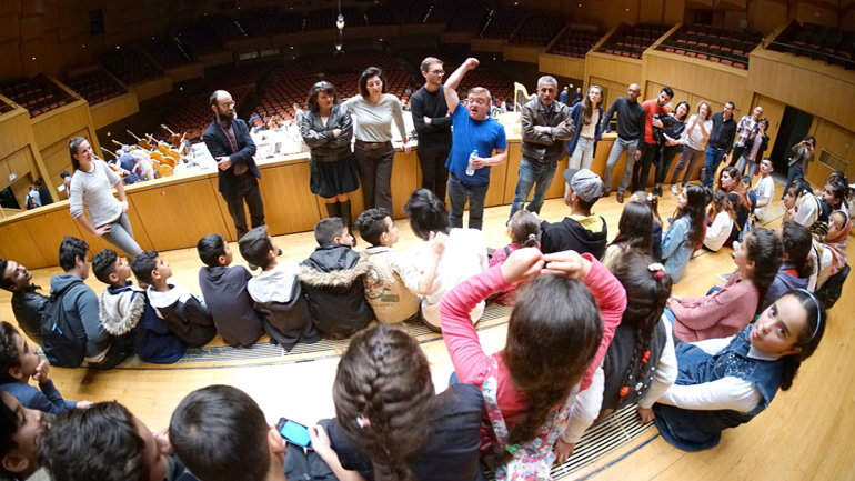 Μοναδική μουσική εμπειρία για 50 παιδιά από τον καταυλισμό προσφύγων του Σκαραμαγκά