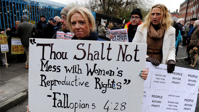 Ιρλανδία: Χιλιάδες άνθρωποι διαδήλωσαν κατά των αμβλώσεων