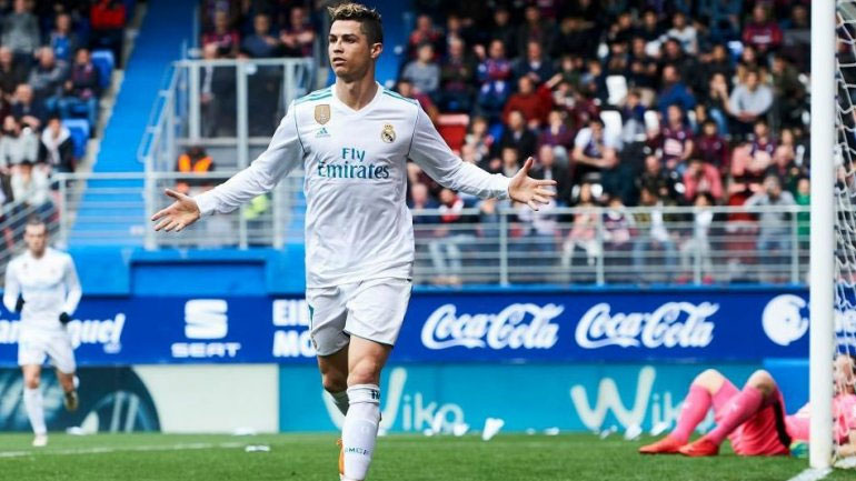 Καθάρισε ο Ρονάλντο για τη Ρεάλ, 2-1 την Έιμπαρ