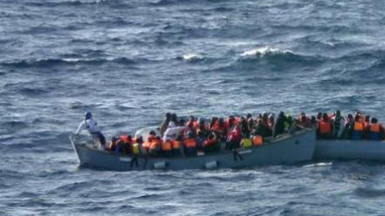 Η ακτοφυλακή εντόπισε εκατοντάδες μετανάστες στη θαλάσσια περιοχή μεταξύ Λιβύης και Ιταλίας