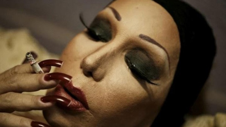 «Οι τραβεστί είναι εργοστάσια ονείρων»: Η Ευαγγελία Κρανιώτη μιλάει για την ταινία Obscuro Barocco