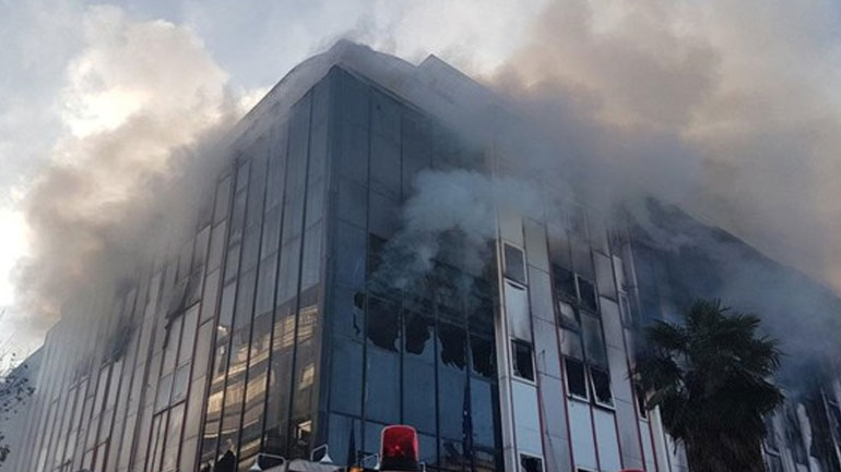 Σε μεγάλο βαθμό έχει αποκατασταθεί η λειτουργία της ΔΟΥ Β’ Λάρισας μετά την πυρκαγιά