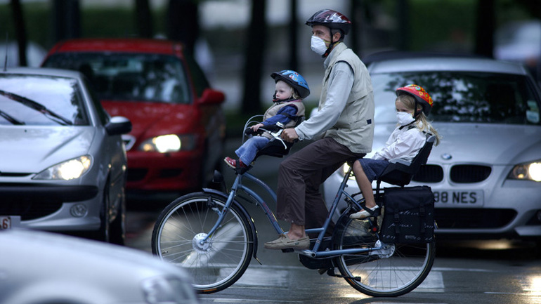 Χιλιάδες άνθρωποι χάνουν τη ζωή τους στη Γερμανία λόγω των εκπομπών NOx Χιλιάδες άνθρωποι χάνουν τη ζωή τους στη Γερμανία λόγω των εκπομπών NOx