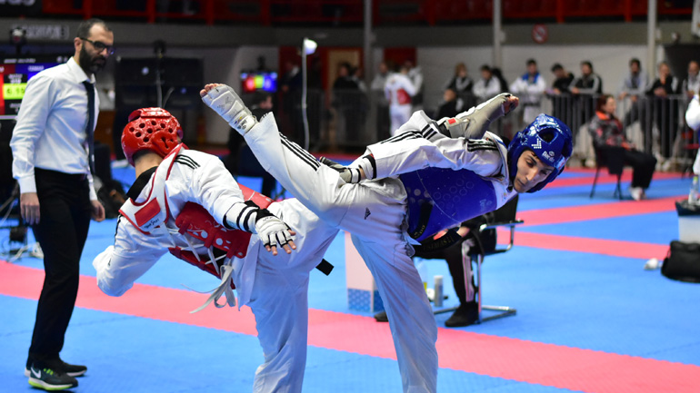 Ο Αίαντας Αγίου Δημητρίου πρώτευσε στο πανελλήνιο πρωτάθλημα ανδρών-γυναικών