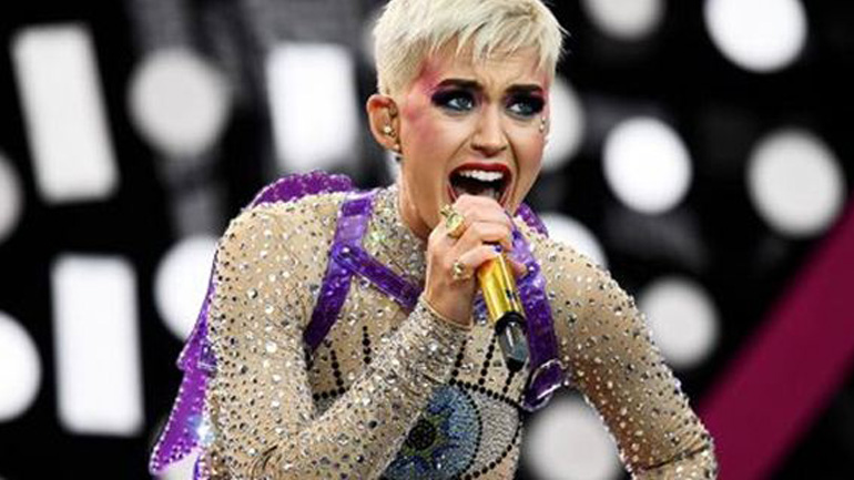 Καλόγρια που βρισκόταν σε δικαστική διαμάχη με την Katy Perry απεβίωσε στο δικαστήριο