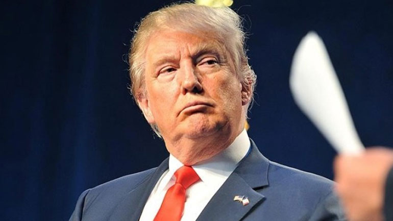 Ο Τραμπ θα περιμένει τις αποφάσεις των δικαστηρών για τα ηλικιακά όρια οπλοκατοχής