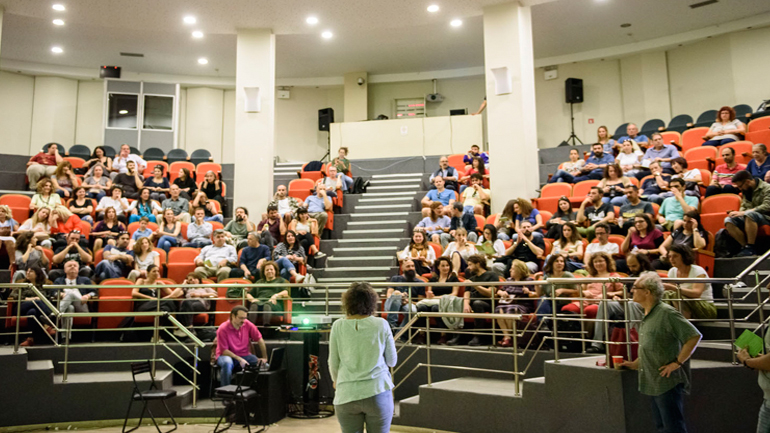 «Με τα μάτια ανοιχτά» – Το Ελληνικό Ντοκιμαντέρ επιστρέφει στην Τεχνόπολη Δήμου Αθηναίων