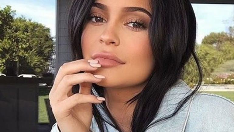 Η Kylie Jenner μας ξεναγεί στην ντουλάπα της!