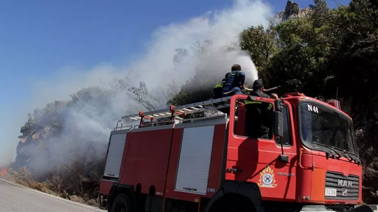 Σε εξέλιξη πυρκαγιά στην περιοχή της Δροσοπηγής