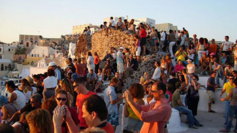 Με το κουμπούρι του Ιβάν θα πλακώσουν οι… τουρίστες!