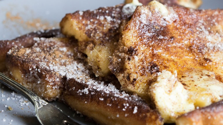 Αυγόφετες: Φτιάξτε την κλασική συνταγή ενός γαλλικού πρωινού