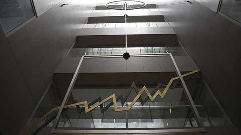 H μεγάλη πτώση των τραπεζών «οδηγεί» το ΧΑ