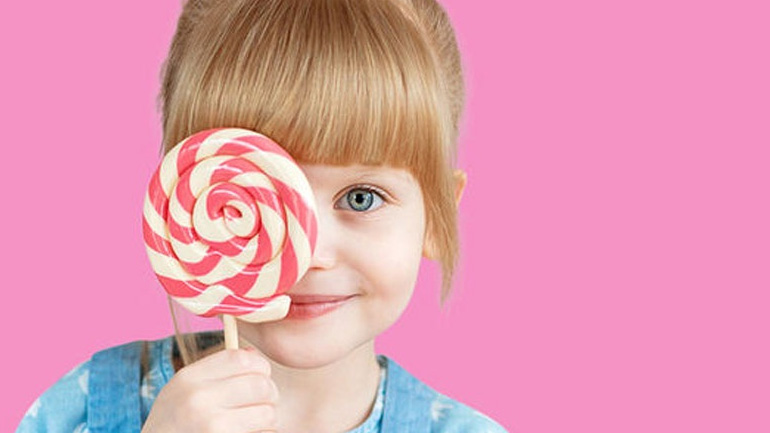 Πώς να μειώσετε τη ζάχαρη που προσλαμβάνει το παιδί