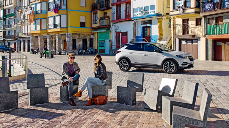 Απευθύνεται σε νέους οικογενειάρχες και ζευγάρια με έντονο lifestyle