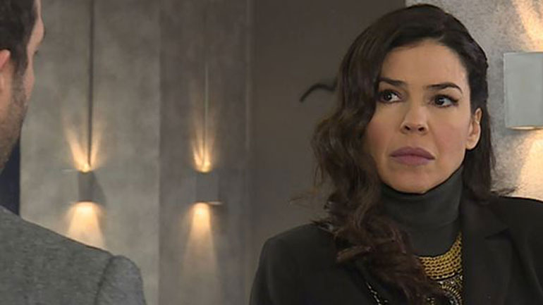 «Έλα στη θέση μου»: Ο Αχιλλέας κατευθύνει τη Βασιλίνα εναντίον της μάνας της