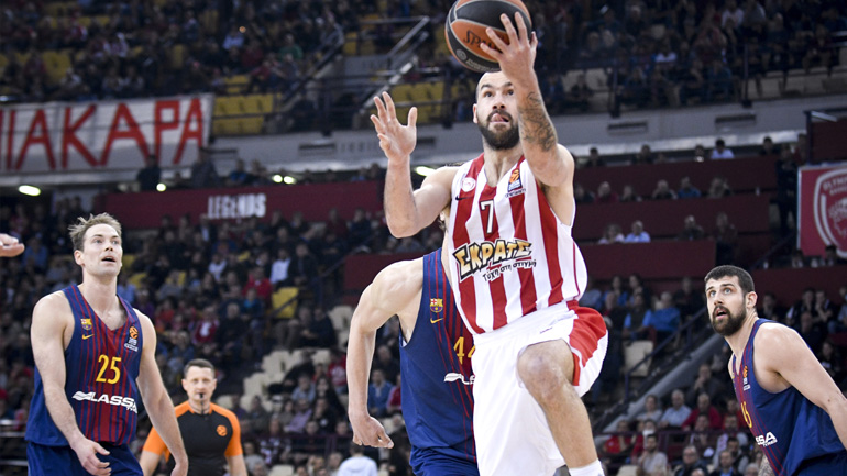 Κατώτερος των περιστάσεων ο Ολυμπιακός, 90-63 η Μπαρτσελόνα