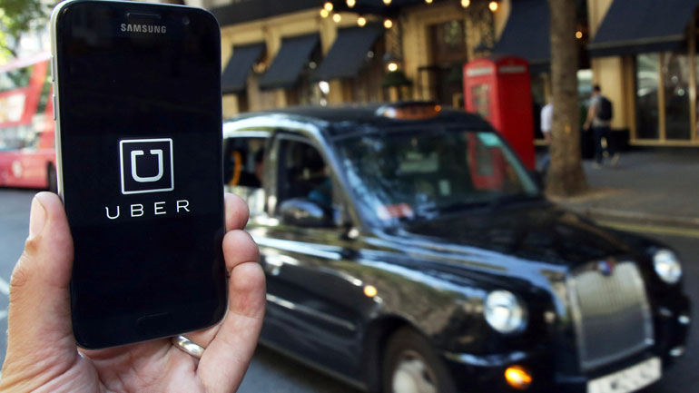 Σε συζητήσεις Uber-Toyota για τεχνολογία αυτοοδηγούμενων οχημάτων