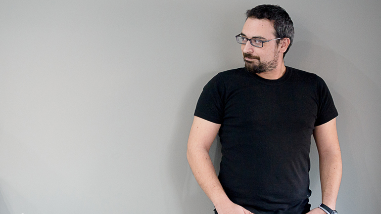 Ο Στάθης Αρτινός στη μουσική σκηνή Σφίγγα