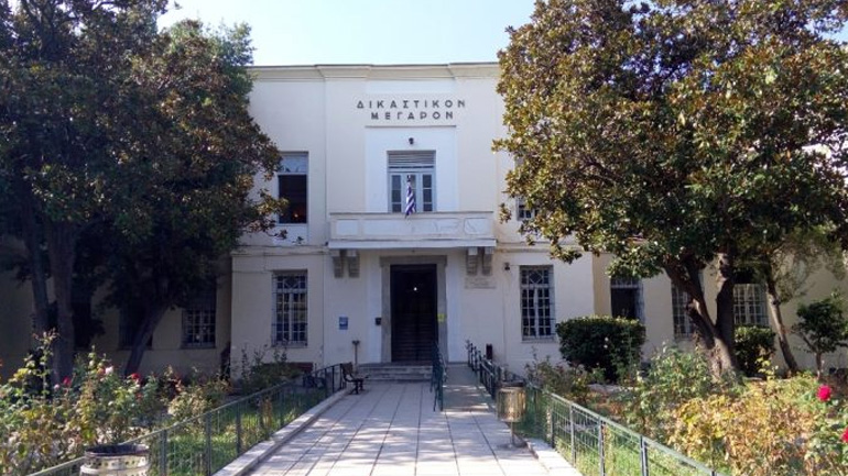 Ομολόγησε πέντε «φόνους» και καταδικάστηκε σε 15 μήνες φυλάκιση Ομολόγησε πέντε «φόνους» και καταδικάστηκε σε 15 μήνες φυλάκιση