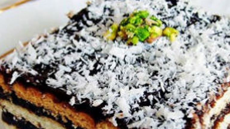 Μπισκοτογλυκό με πουτίγκα σοκολάτας