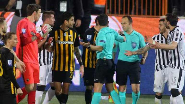 Μια αλητοπαρέα είμαστε, μια αλητοχώρα… Μια αλητοπαρέα είμαστε, μια αλητοχώρα…