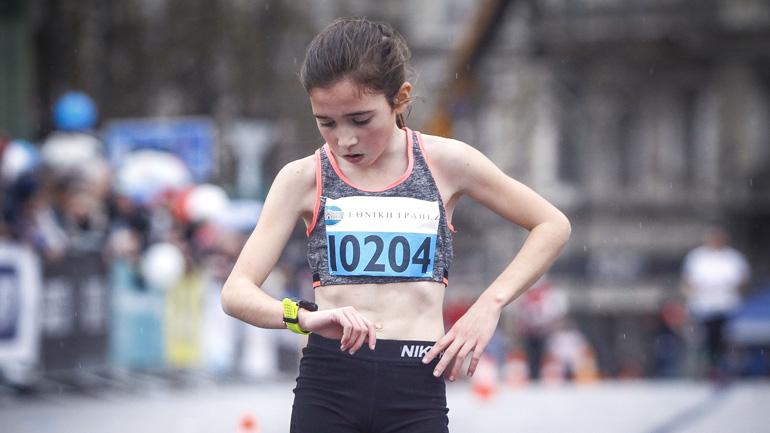 Η Γλυκερία Σκάρκου έκλεψε την παράσταση στον Ημιμαραθώνιο