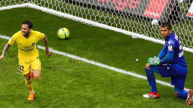 Δύσκολα η Παρί, 2-1 τη Νις