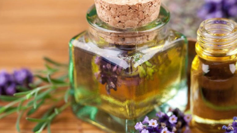 Μάσκα μαλλιών με λεβάντα κατά της πιτυρίδας