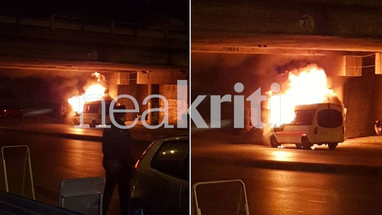 Ηράκλειο: Αυτοκίνητο τυλίχτηκε στις φλόγες εν κινήσει