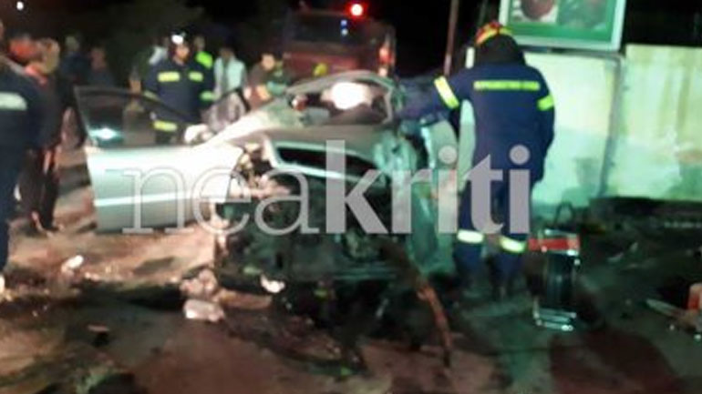 Θανατηφόρο τροχαίο με τρεις νεκρούς στην Κρήτη Θανατηφόρο τροχαίο με τρεις νεκρούς στην Κρήτη
