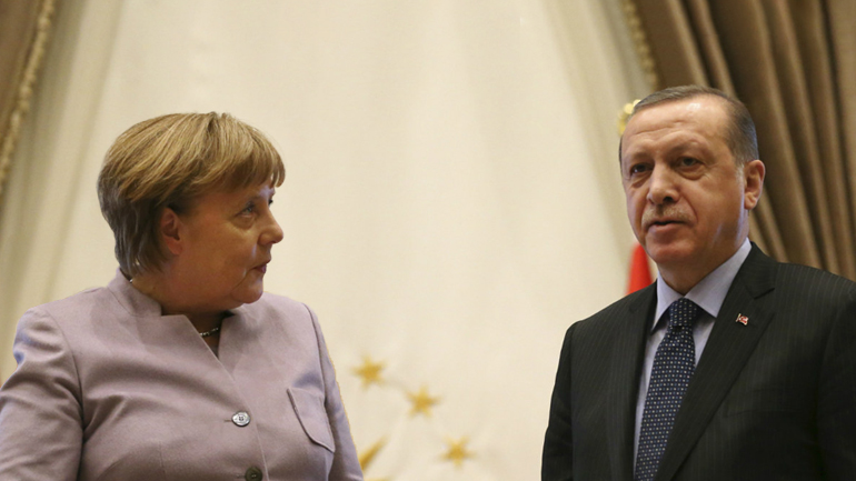 Παρέμβαση Μέρκελ για τους δύο Έλληνες στρατιωτικούς